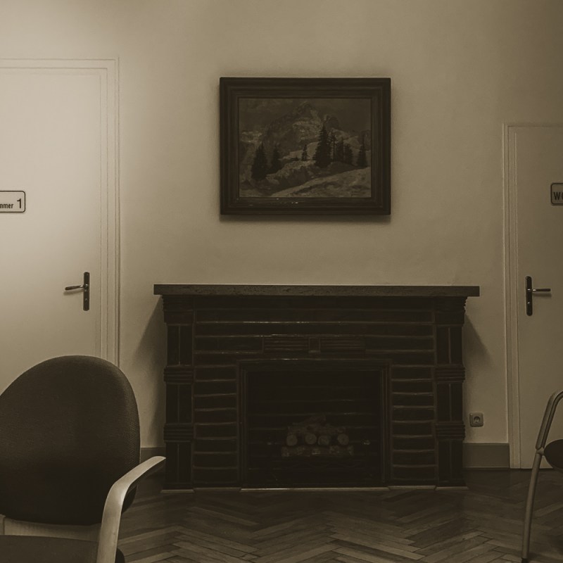 mit Einschränkungen