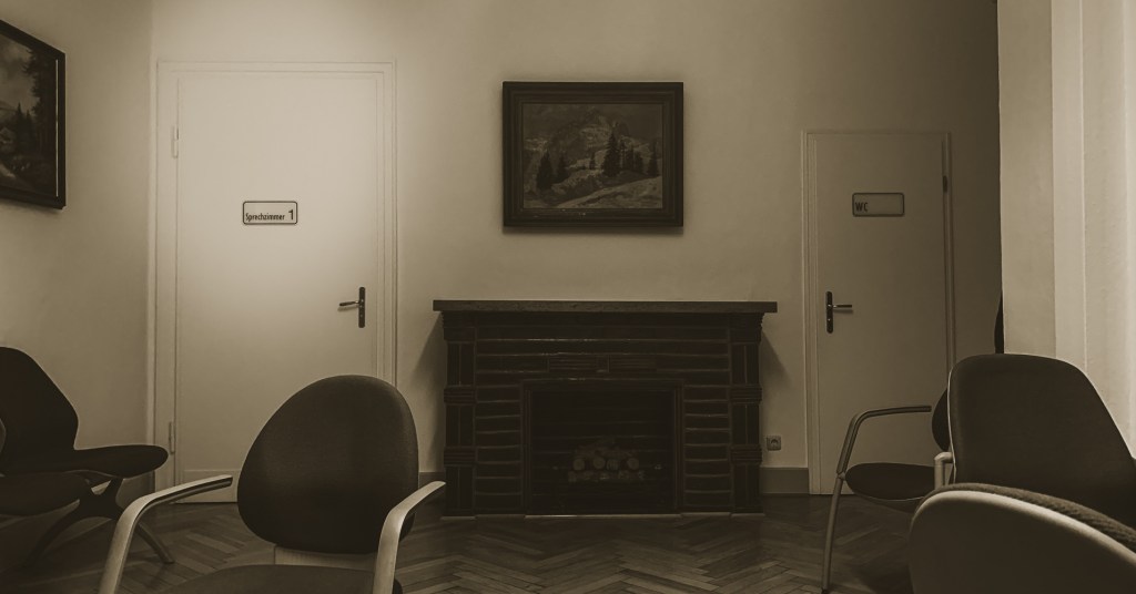 mit Einschränkungen