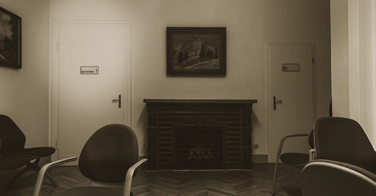 mit Einschränkungen